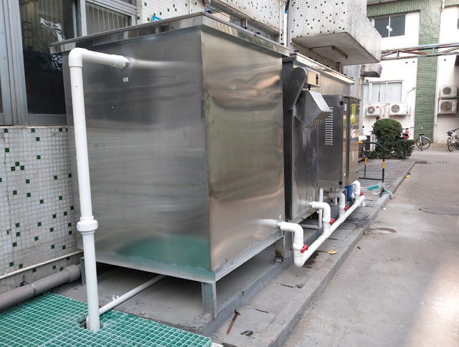 油水分离器