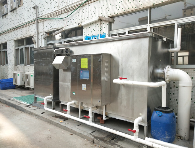 油水分离器